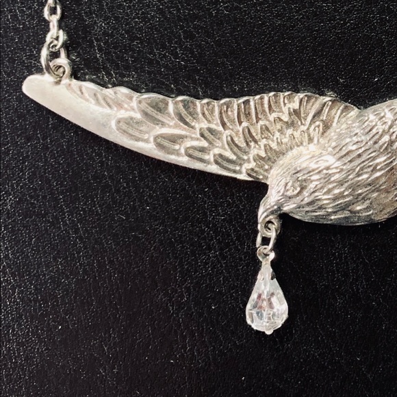 Sparrow Necklace - Picture 2 of 2